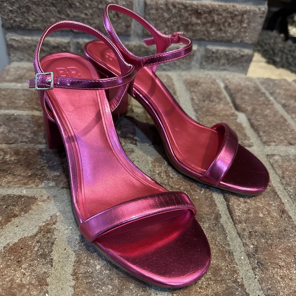 BP Metallic Fuschia Pink Leather Ankle Strap Block Heel Sandal Open Toe Size 6